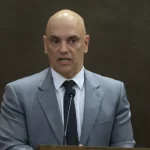 Moraes retira sigilo e dá 15 dias para PGR denunciar Bolsonaro