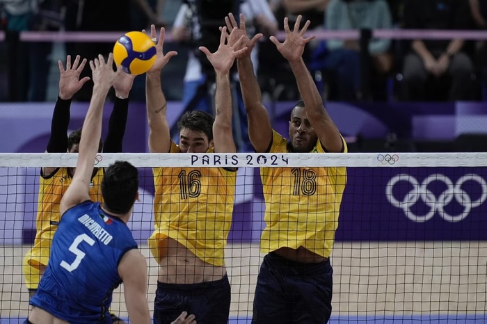 Paris 2024: Brasil estreia com derrota para Itália no vôlei masculino
