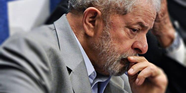 Brasil pode ficar isolado se reconhecer vitória de Maduro; entenda