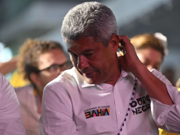 Jerônimo se enrola todo para tentar explicar promessa (não cumprida) de oxigenar São João de Feira