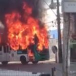 Dois homens são presos em flagrante por suspeita de incendiar ônibus em Salvador