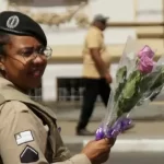 CPR-L realiza Blitz das Flores em combate a violência doméstica e familiar contra a mulher