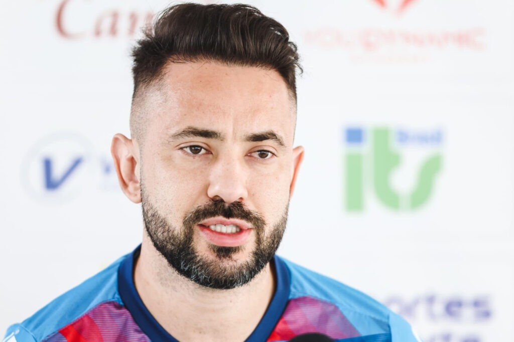 Everton Ribeiro revela reunião interna para voltar a vencer e defende Cauly: ‘jogador especial’