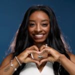 Mãe biológica de Simone Biles explica abandono e pede perdão à ginasta