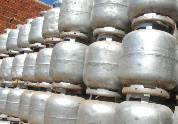 Gás de cozinha fica mais caro na Bahia a partir desta quinta; preço deve ultrapassar R$ 140
