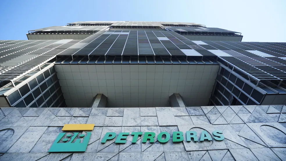 Petrobras registra prejuízo de R$ 2,6 bilhões no 2° trimestre; empresa vai pagar R$ 13,57 bilhões em dividendos