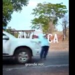 Prefeito é “atropelado” gravando vídeo e viraliza nas redes; ASSISTA