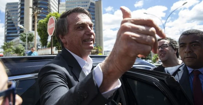 Bolsonaro anuncia que vai leiloar joias sauditas e doar dinheiro à Santa Casa de Juiz de Fora (MG)