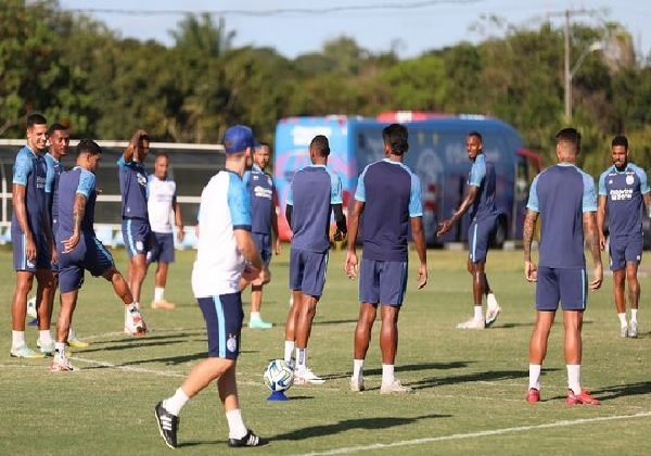 Bahia enfrenta o Grêmio neste sábado (17); confira escalação