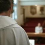 Depois de filmar abuso de menores, padre do AM força aborto e enterra feto no quintal