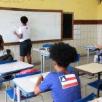 Alba promulga lei que garante meia-entrada a profissionais da educação em eventos culturais