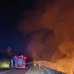 Motorista morre após caminhão-tanque pegar fogo em trecho da BR-101 na Bahia