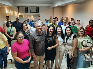 Hamilton Ramos oficializa licenciamento do Sindesp e professora assume entidade