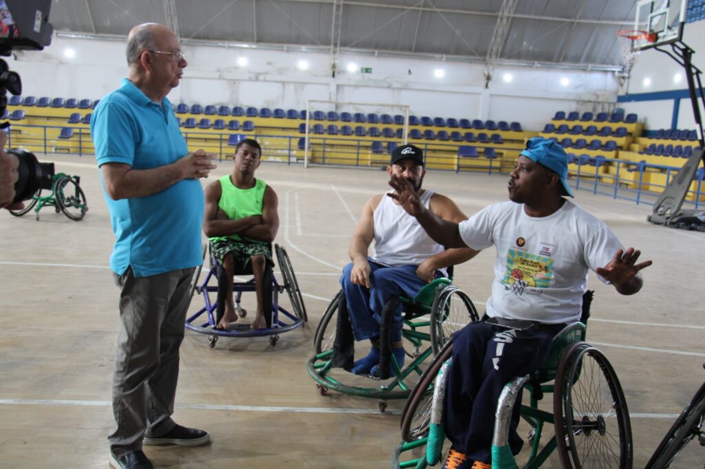 José Ronaldo assume compromisso de fomentar esportes para portadores de necessidades especiais
