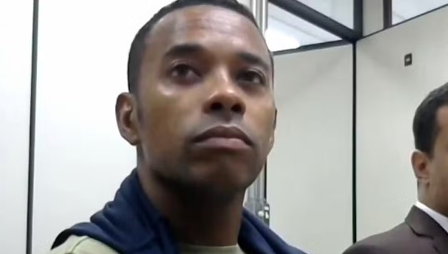 Justiça nega pedido de Robinho por menos tempo em regime fechado