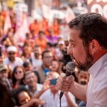 Polícia investiga Hino Nacional em linguagem neutra em ato de Boulos