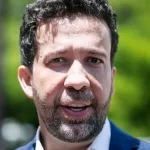 Janones é indiciado por participação em esquema de ‘rachadinha’