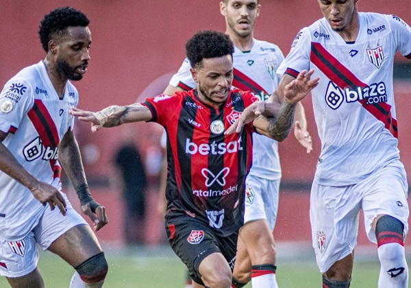 Vitória tenta quebrar jejum contra Atlético-GO neste sábado (14)
