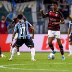 Flamengo diz que atacante foi alvo de injúria racial na Arena do Grêmio