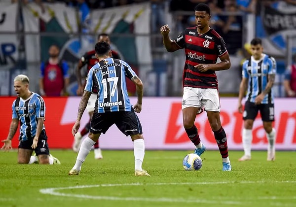 Flamengo diz que atacante foi alvo de injúria racial na Arena do Grêmio