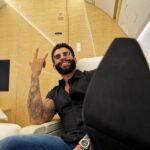 Avião de Gusttavo Lima é vendido duas vezes para investigados da operação