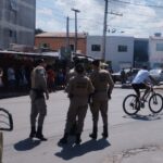Adolescente de 14 anos faz ‘pegadinha’ de assalto, é baleado pela polícia e morre na Bahia