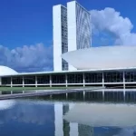 Deputados aposentados acumulam até três pensões, somando R$ 97 milhões anuais