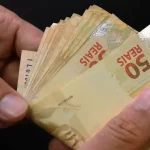 Quem recebe 2 salários mínimos voltará a pagar IR em 2025