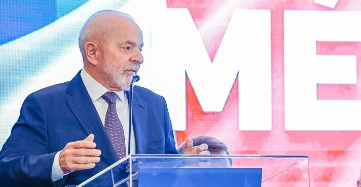 Lula volta ao México depois de avião apresentar falha técnica