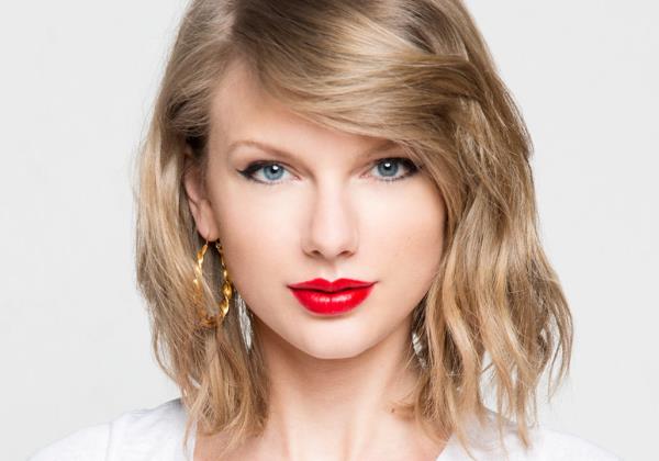 Taylor Swift se torna a cantora mais rica do mundo com patrimônio de R$ 8,74 Bilhões