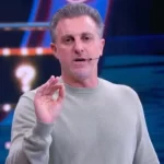 Globo dá antigo programa da Record a Luciano Huck