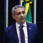 PF faz buscas na casa de Gayer, suspeito de desvios de cota parlamentar