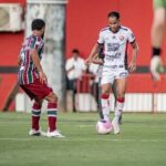 Com gol nos acréscimos, Vitória bate o Fluminense e se afasta do Z-4