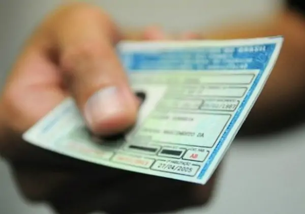 Correios vão entregar CNH em casa; saiba como solicitar serviço