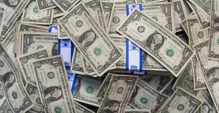 Com maior cotação da história, dólar fecha a R$ 5,91