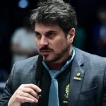Marcos do Val pede ‘pelo amor de Deus’ para Senado derrubar liminares do STF