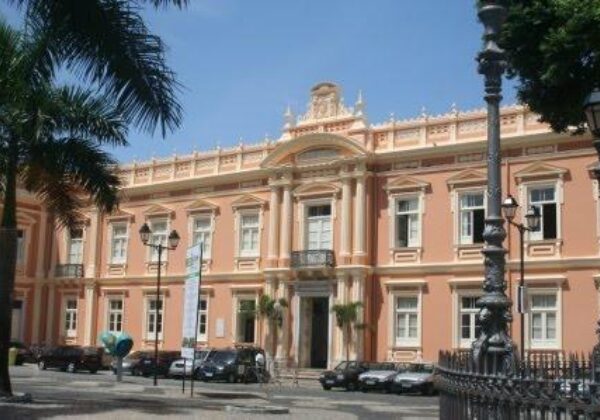 Retirada do curso de Medicina do programa de BI da Ufba é rejeitada em Conselho Acadêmico