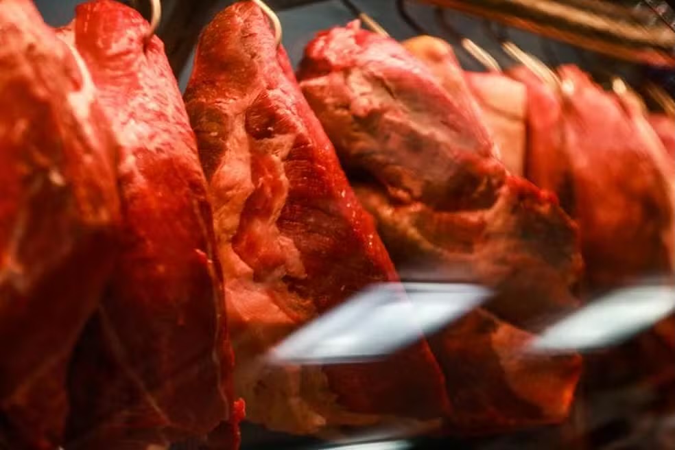 Preço das carnes sobe 5,8% e é maior impacto da inflação de alimentos de outubro; veja quanto subiu cada corte