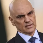 Potencial vítima e juiz ao mesmo tempo, Moraes cita seu nome 44 vezes em decisão