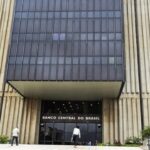 Mercado projeta juros mais altos em 2025