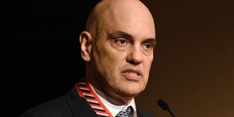 STF: Moraes retira sigilo do inquérito que investiga Bolsonaro e envia para a PGR