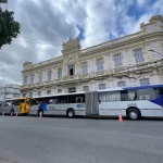 Nova linha expresso universitário é entregue em Feira de Santana com ônibus articulados