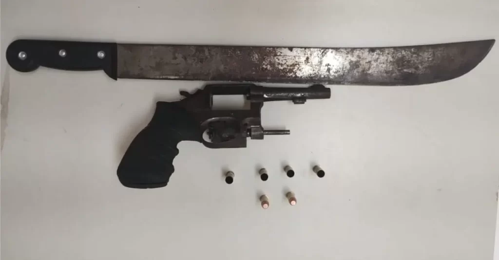 Durante a Operação Força Total, polícia resgata homem que estava sofrendo tortura em Feira de Santana