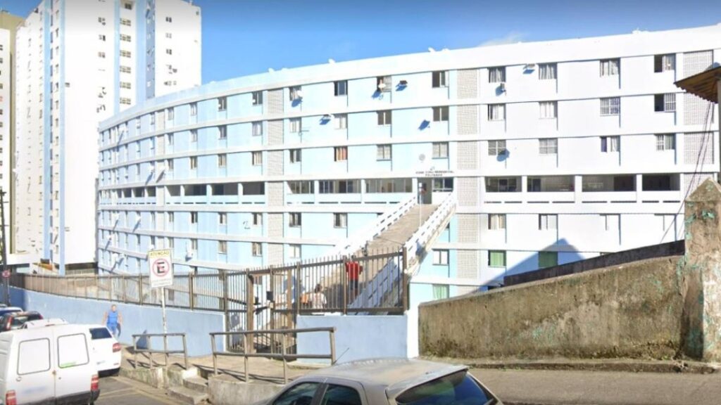 Moradores são alertados após ‘amor aos gritos’ e ‘urina na janela’