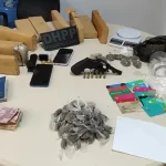 Mãe e filho são flagrados com mais de 10 kg de maconha em Feira de Santana