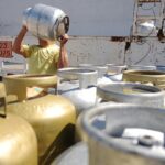 Reajuste no preço do gás de cozinha entra em vigor nesta segunda na Bahia; valor chega a R$ 154
