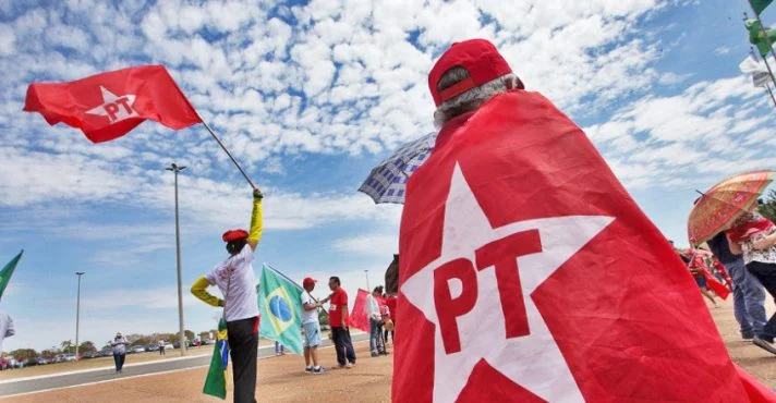 PT convoca manifestações para ‘exigir’ prisão de Bolsonaro por suposto golpe