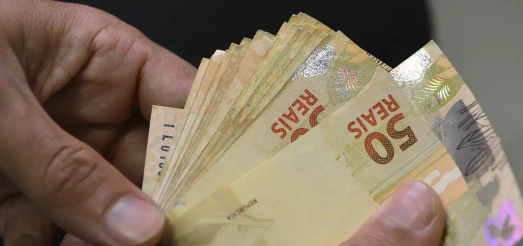 Segunda parcela do 13° salário deve ser depositada até esta sexta-feira