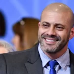 Moraes manda soltar Silveira, mas com tornozeleira