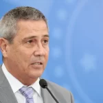 Deputada aciona TCU para o fim da aposentadoria de Braga Netto